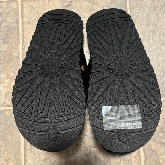 UGG Disco Cross Slide Tiger Print Size 7 - Picture 6 of 8
